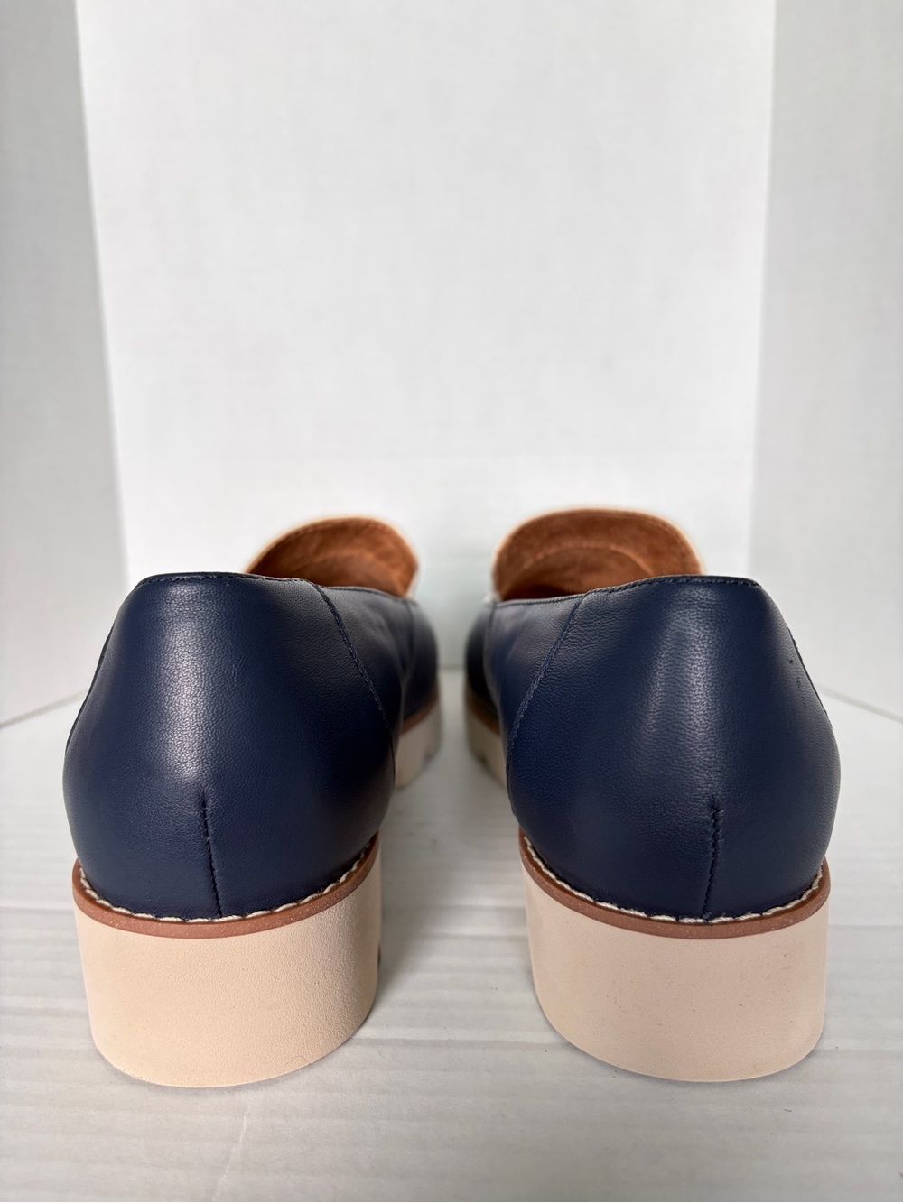 Vionic Kensley Loafer Women’s Size 7 Navy Cream Leather Platform Lug Rubber Sole - Picture 7 of 12